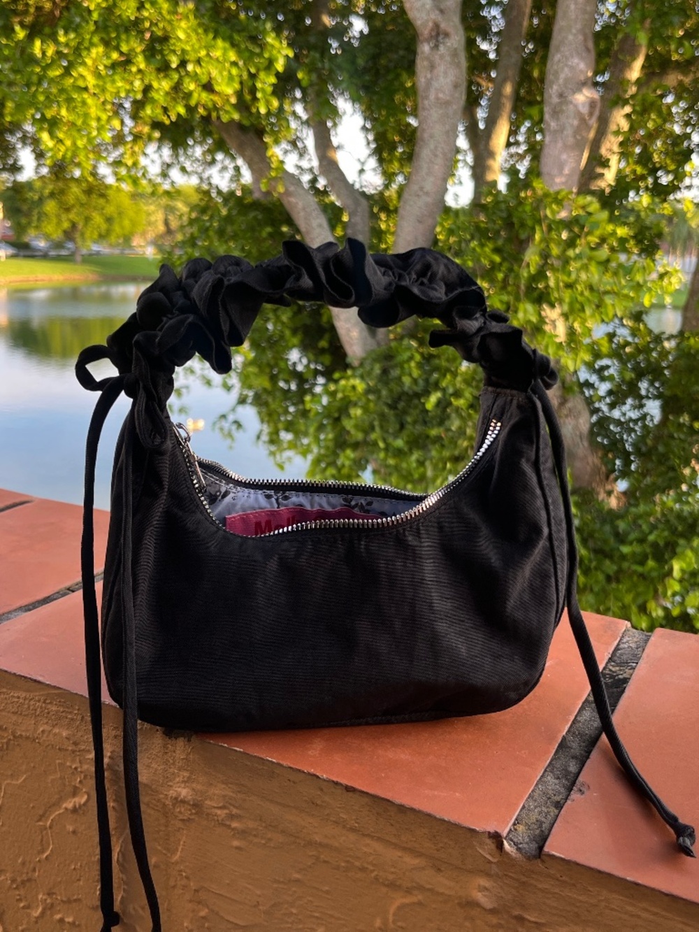 BAGGU X MOLLY GODDARD MINI RUFFLE CRESCENT BAG BLACK